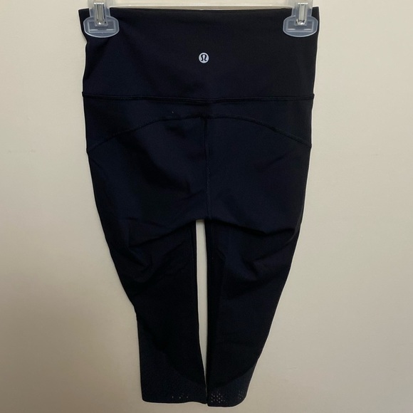 Lululemon Anew Crop (21") - Picture 7 of 9